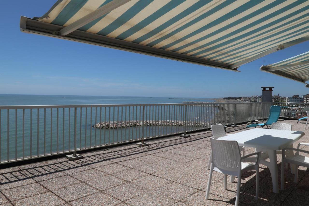 Penthouse Attico Mara Caorle Exterior foto