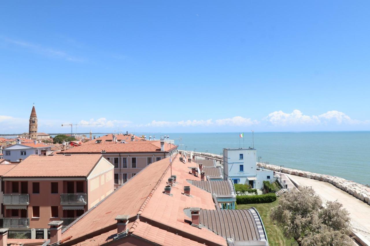 Penthouse Attico Mara Caorle Exterior foto