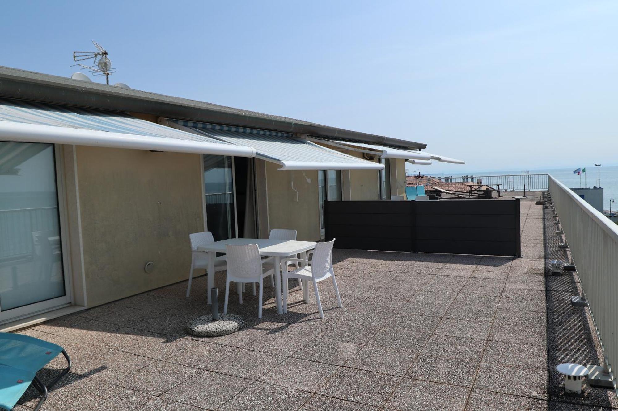 Penthouse Attico Mara Caorle Exterior foto