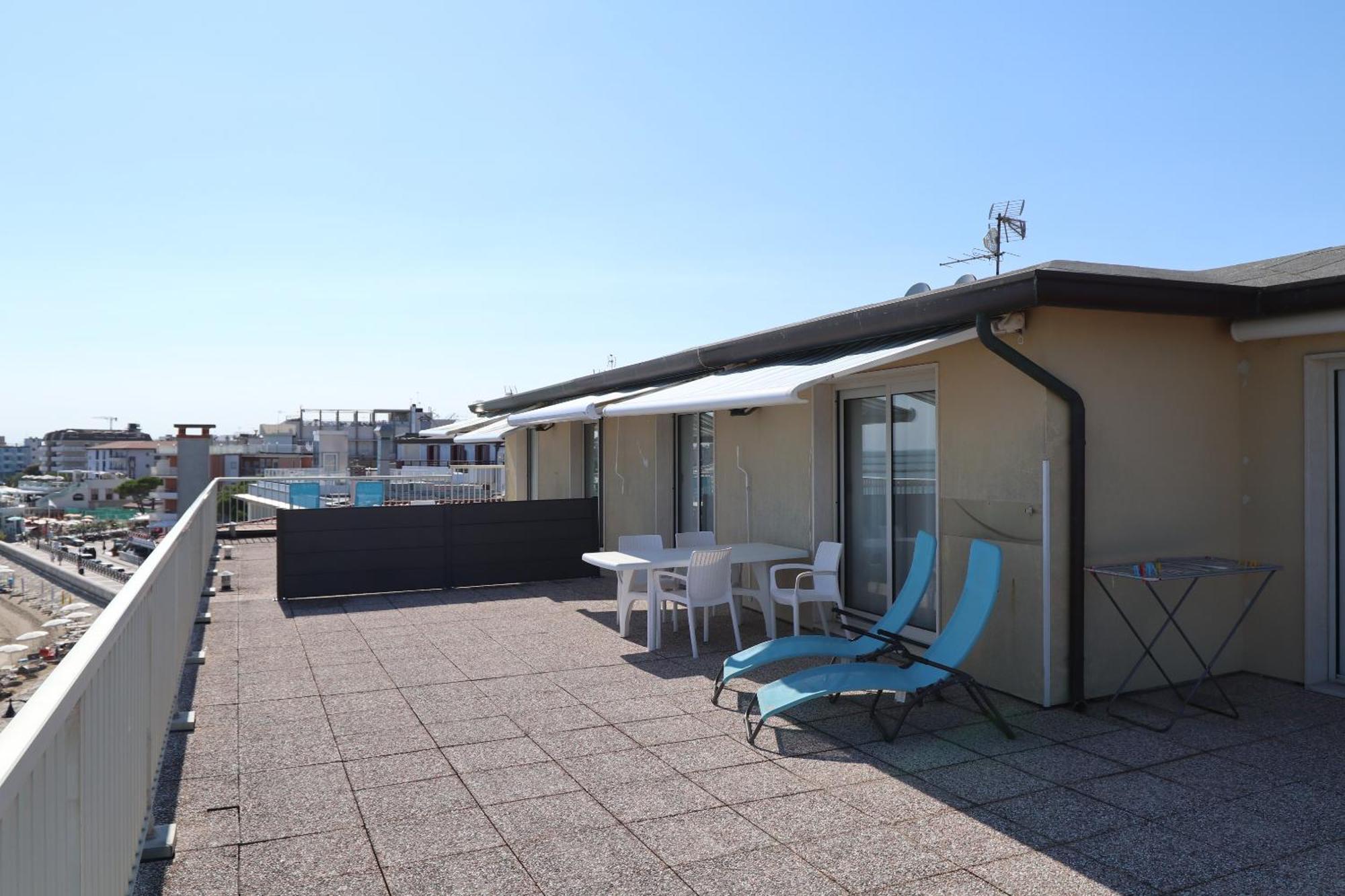 Penthouse Attico Mara Caorle Exterior foto
